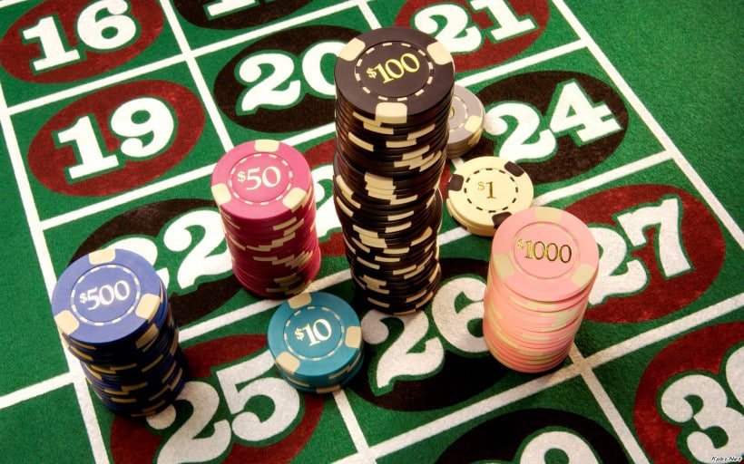 phpfamous gaming platform hero banner showing sports and casino entertainment